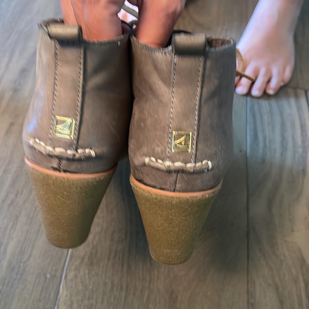Sperry Heels - Picture 4 of 4